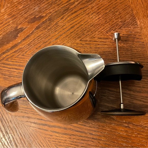 Bodum Thermal Stainless Steel 34 Ounce French Press Coffee Maker! - Picture 9 of 16